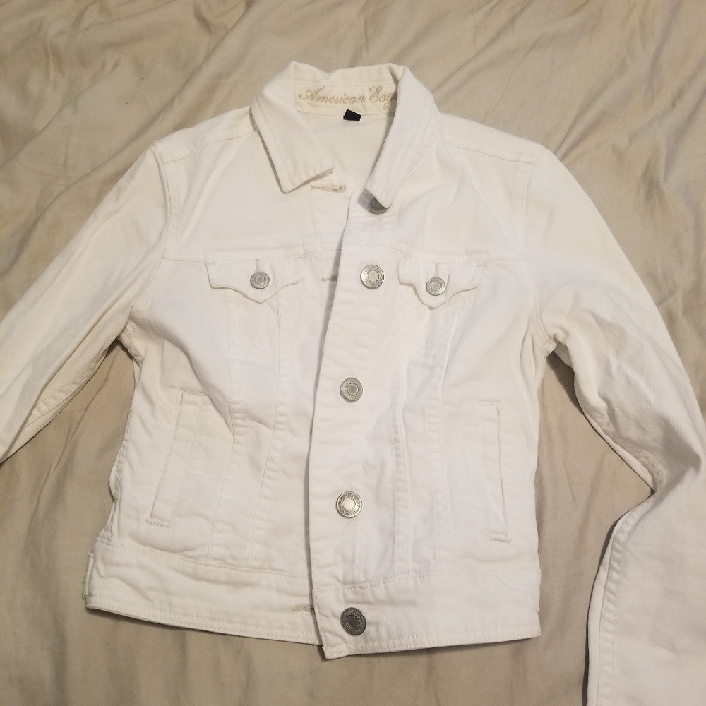 AE WHITE DENIM JACKET